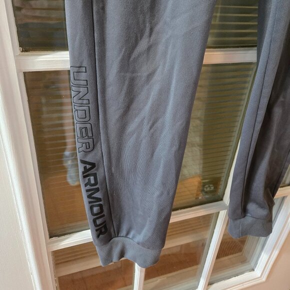 Boys Under Armour Gray Pants in Size XL - Picture 2 of 3